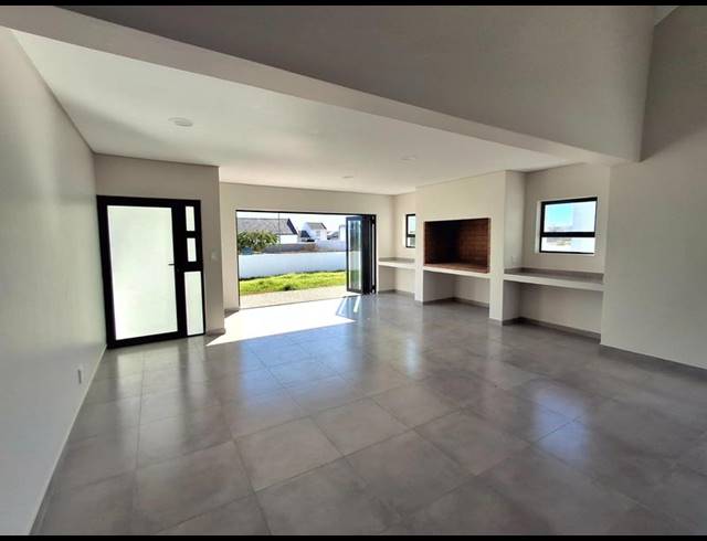 3 BEDROOM HOUSE FOR SALE IN BRITANNIA BAY